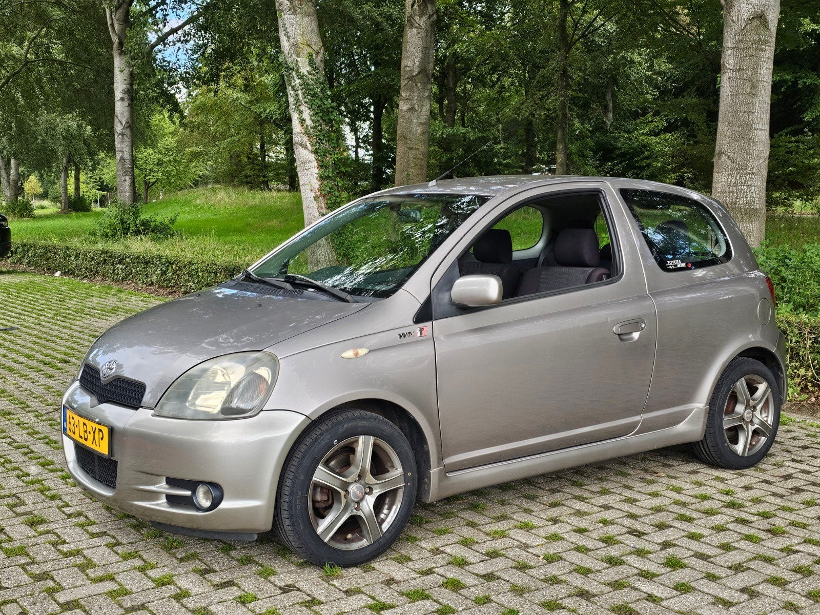 Toyota Yaris T-Sport 1.5 VVTI | Snel | Verse Onderhoud, Auto's, Voorwielaandrijving, 1497 cc, 31 €/maand, 4 cilinders