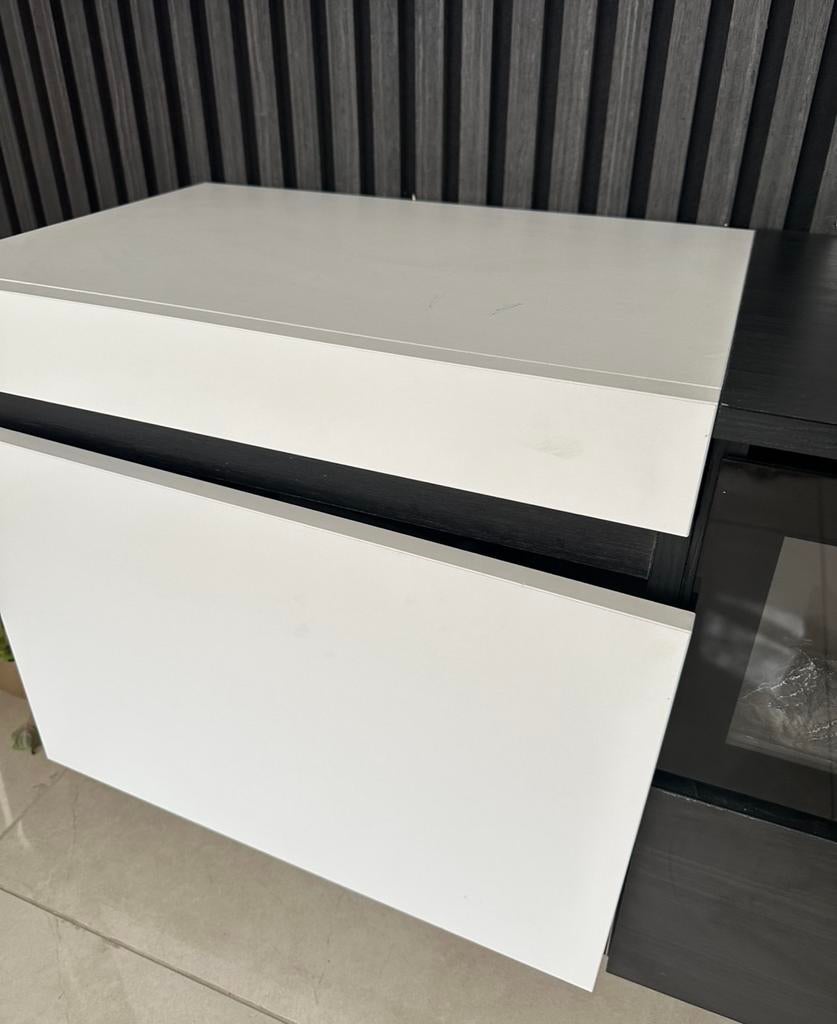 Modern TV meubel met geïntegreerde elektrische openhaard, Huis en Inrichting, Kasten | Televisiemeubels, Gebruikt, 150 tot 200 cm