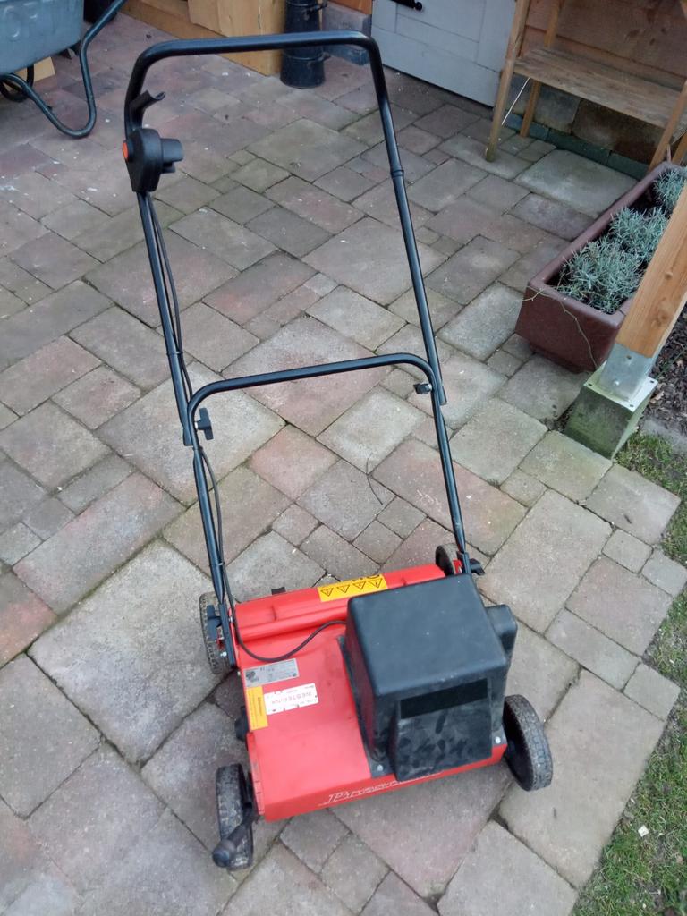 Te huur Verticuteermachine omgeving Nunspeet, Tuin en Terras, Verticuteermachines, Elektrisch, Ophalen