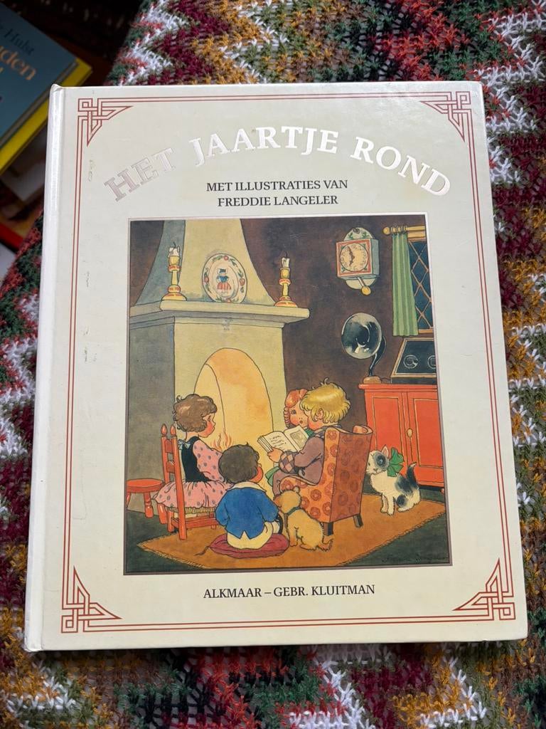 Het jaartje rond / illustraties Freddie Langeler, Ophalen of Verzenden, Zo goed als nieuw, Fictie algemeen