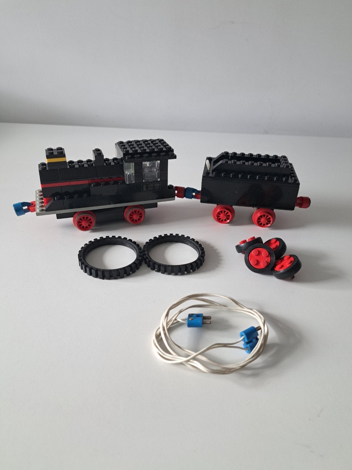 Vintage LEGO Trein 122 met Wagon en Accessoires, Gebruikt, Lego, Ophalen of Verzenden, Compleet