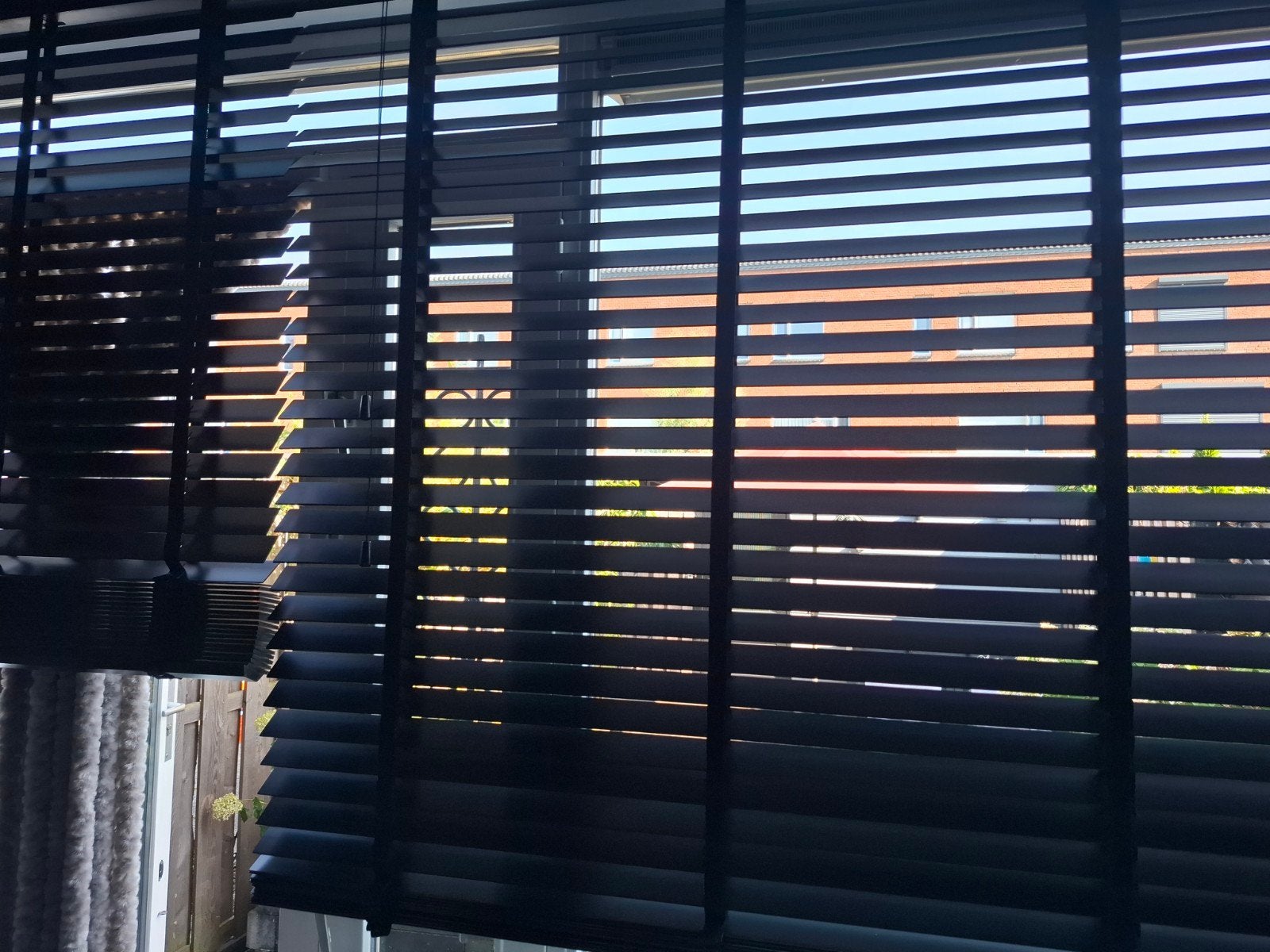 zwarte houten luxaflex, Luxaflex, Ophalen, Zwart, Ladderband