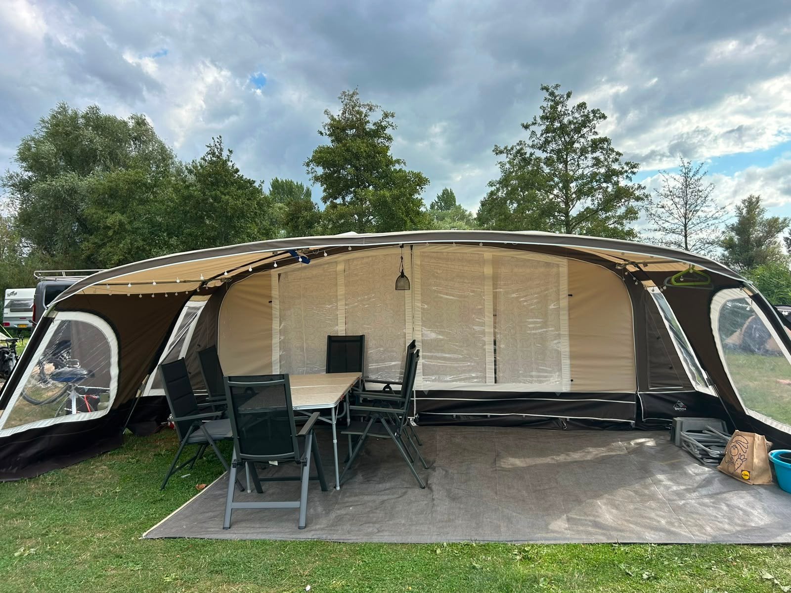 Chateau Calista 496-caravan voor 4 personen incl 2pers erker, Chateau, Rondzit, Particulier, Tot en met 6