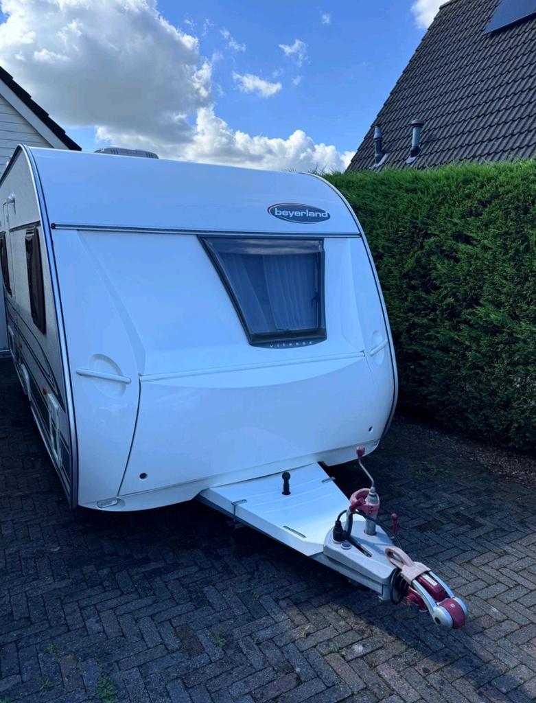 Beyerland Vitesse 450 TF lite 2006 | nette caravan, Caravans en Kamperen, Caravans, Vast bed, Rondzit, Particulier, 4 tot 5 meter
