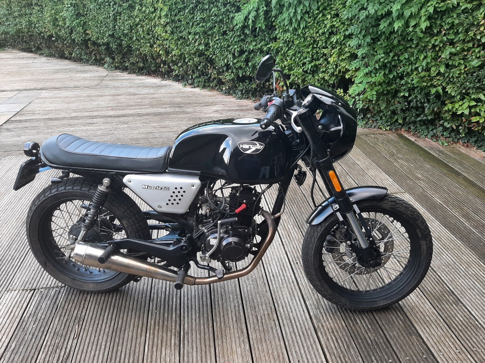Brommer Hanway Muscle 50cc - Zo goed als nieuw, Fietsen en Brommers, Ophalen of Verzenden, Zo goed als nieuw, Maximaal 45 km/u