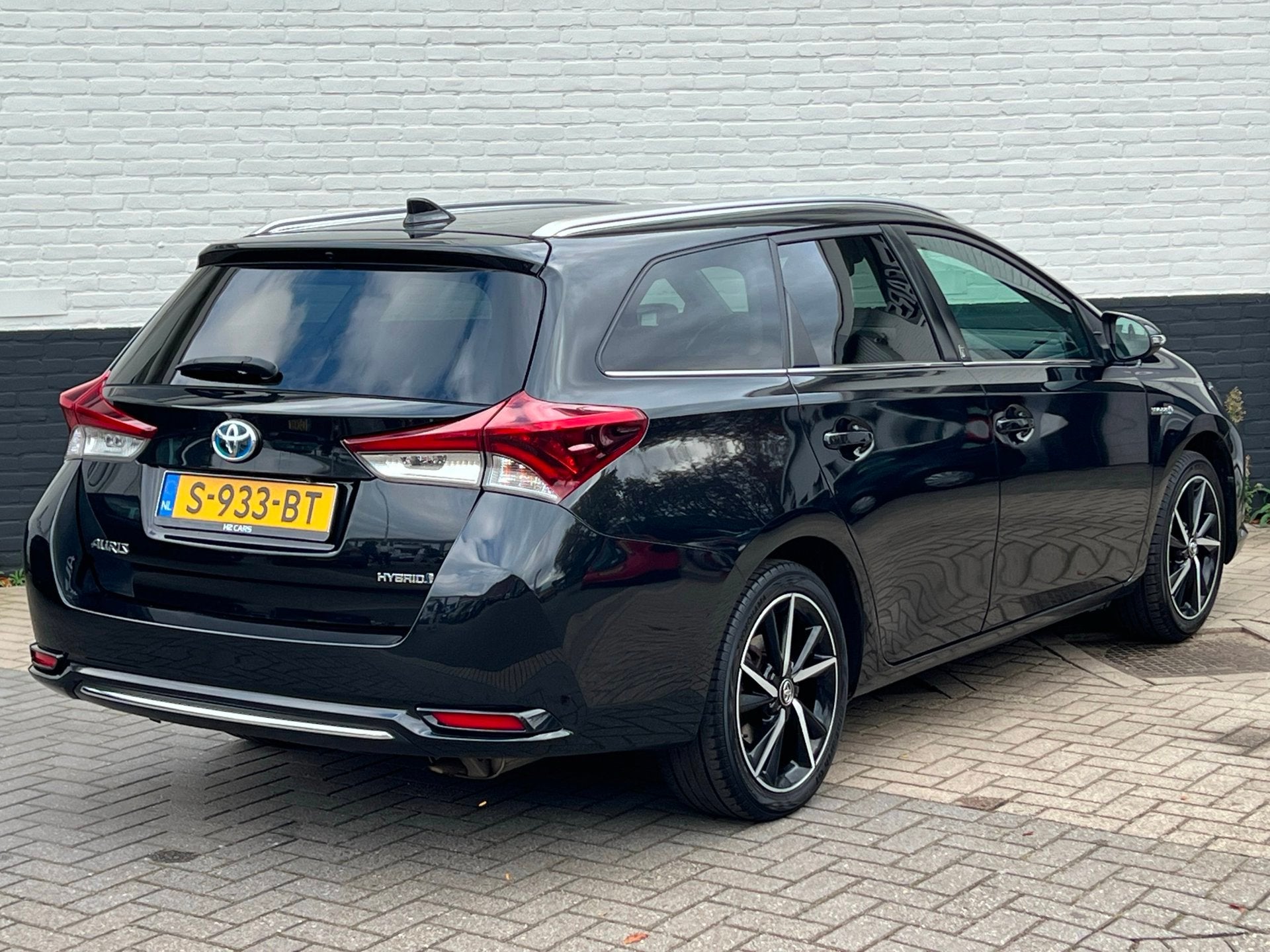 Toyota Auris Touring Sports 1.8 Hybrid Black Pack|Camera|Key, Auto's, Dealer onderhouden, Gebruikt, Alcantara, Verwarmde buitenspiegels