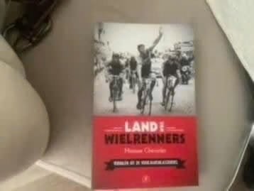 Land van wielrenners, Boeken, Ophalen of Verzenden, Zo goed als nieuw, Balsport