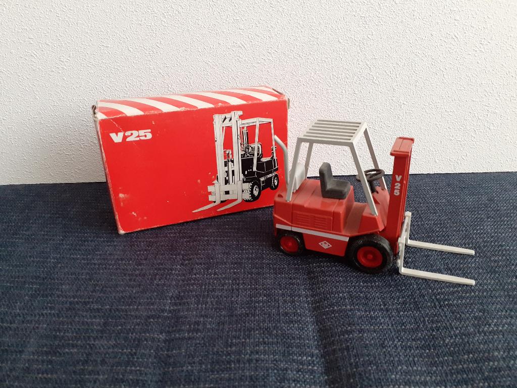 schaalmodel heftruck O&K v25, Ophalen of Verzenden, Gebruikt, Overige typen