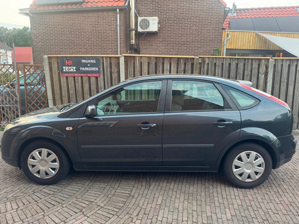Ford Focus 1.6-16V Champion, Auto's, 1596 cc, Gebruikt, Zwart, 4 cilinders