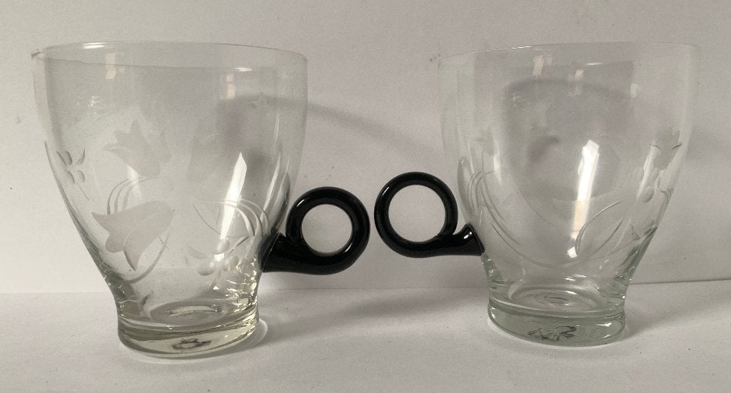 3 Vintage glazen theekopjes met zwarte oren, Ophalen of Verzenden