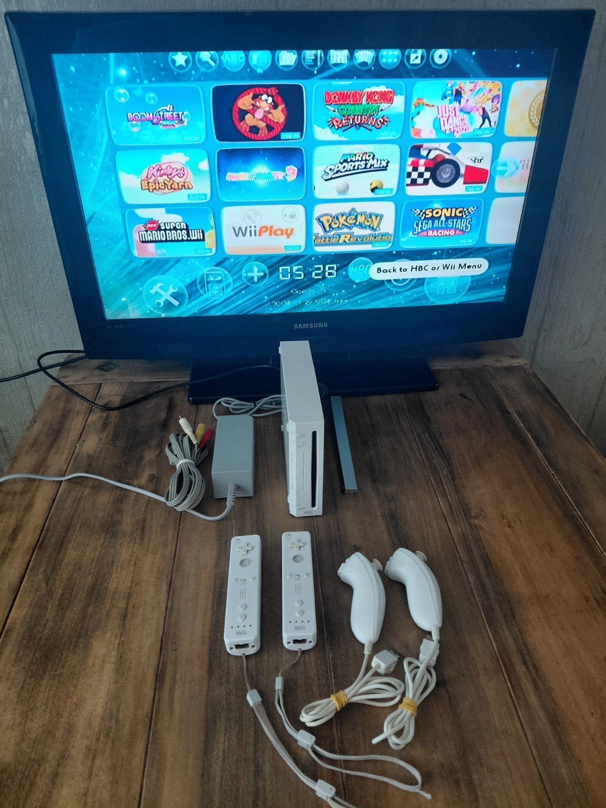 Nintendo Wii incl 20 spellen 2 Controllers 2 Nunchucks, Spelcomputers en Games, Ophalen of Verzenden, Met 2 controllers, Met games