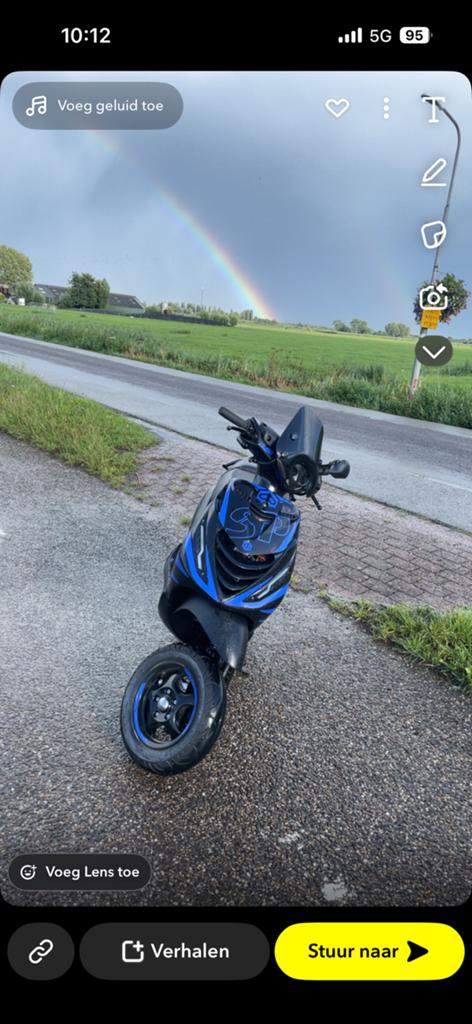 Piaggio zip 150 cc 4takt, Fietsen en Brommers, Ophalen, Zo goed als nieuw, Benzine, Piaggio