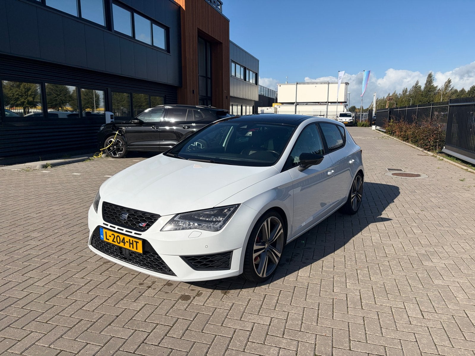 Seat Leon 2.0 TSI 206KW DSG 2014 Wit, 15 km/l, 1321 kg, Zwart, 4 cilinders