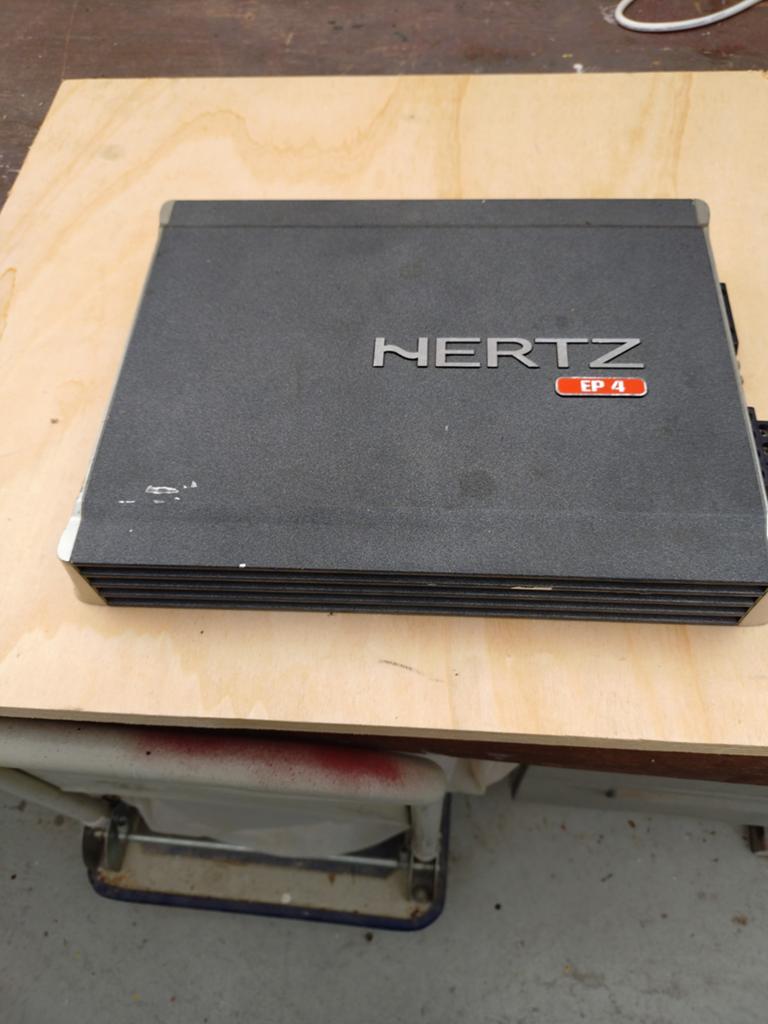 Hertz EP 4 Versterker - Krachtige 4-kanaals Car Audio, Overige merken, Ophalen of Verzenden, 120 watt of meer, Gebruikt