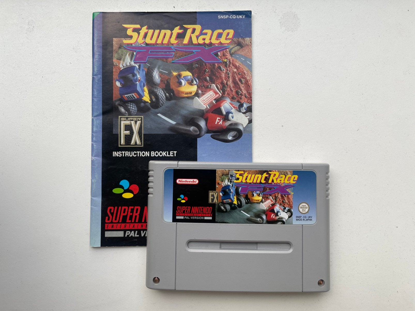 Stunt Race FX met boekje, 1 speler, Racen en Vliegen, Ophalen of Verzenden, Zo goed als nieuw