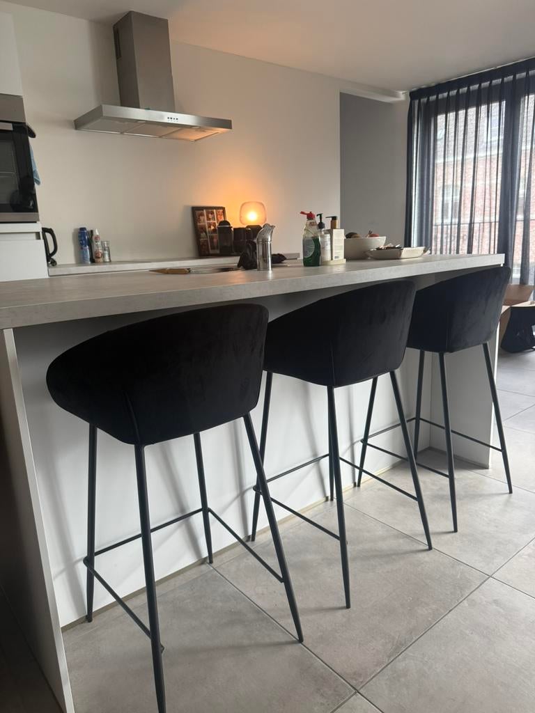 Zwarte barkrukken, Huis en Inrichting, Barkrukken, Ophalen, Zo goed als nieuw, 60 tot 90 cm