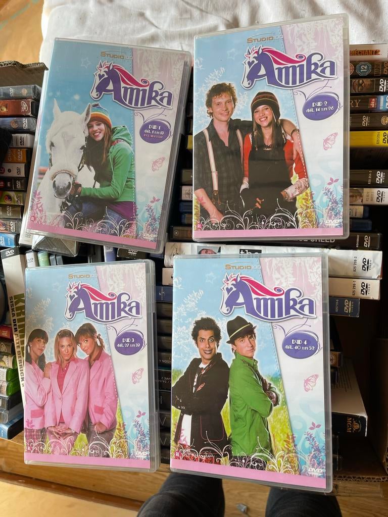 Amika DVD Boxset - Seizoenen 1 Studio 100), Avontuur, Gebruikt, Alle leeftijden, Boxset