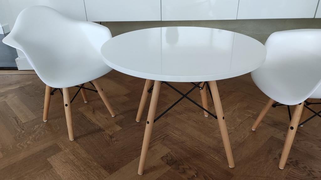 Eames stijl kinderstoelen en tafeltje wit | kids, Ophalen of Verzenden, Zo goed als nieuw