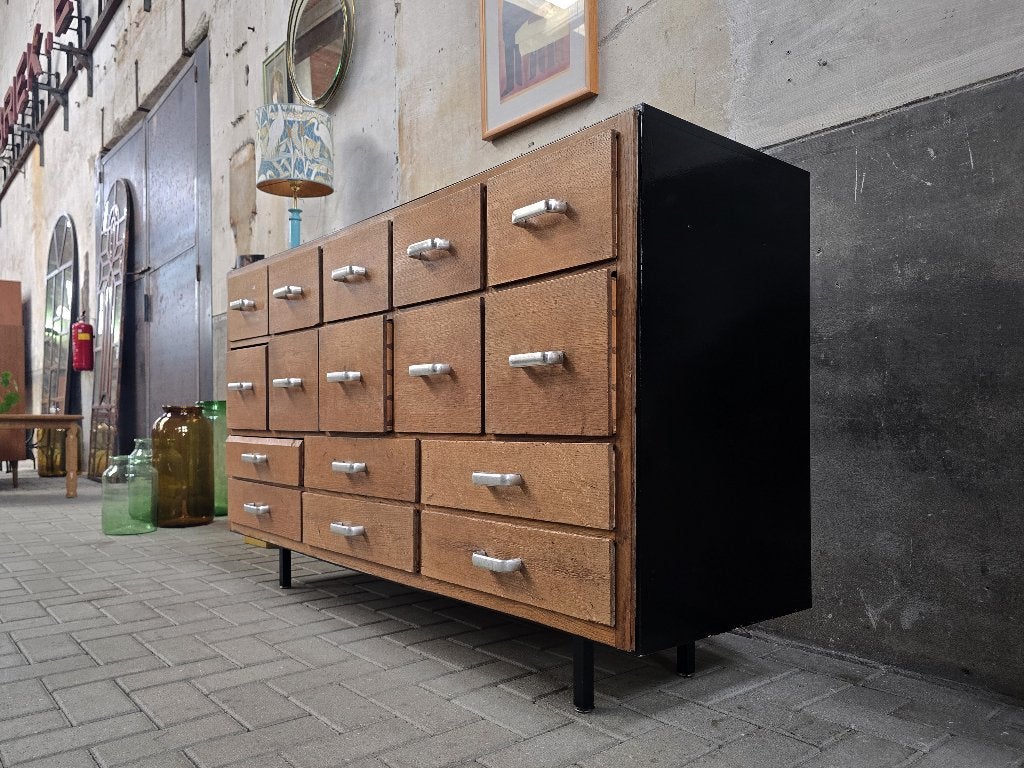 Vintage Apothekers Kast Zwart | Dressoir & Ladekast Hout, Huis en Inrichting, 150 tot 200 cm, Ophalen of Verzenden, Vintage Antiek Landelijk Modern