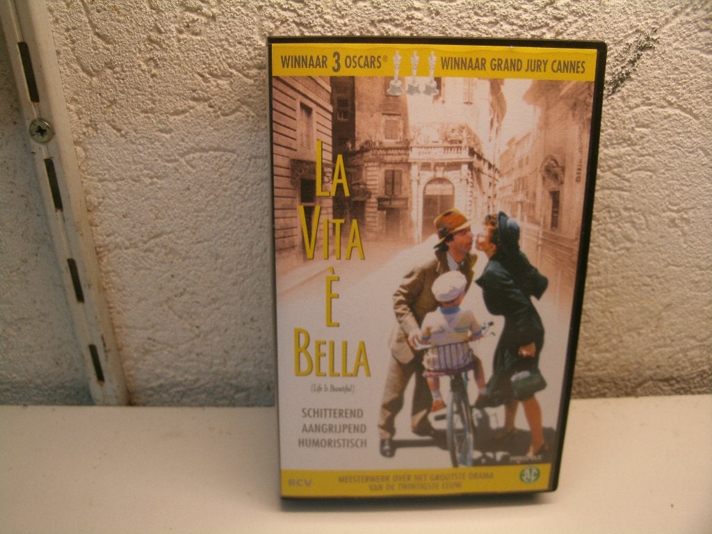 vhs 73b la vita e bella, Alle leeftijden, Ophalen of Verzenden, Zo goed als nieuw, Actie en Avontuur