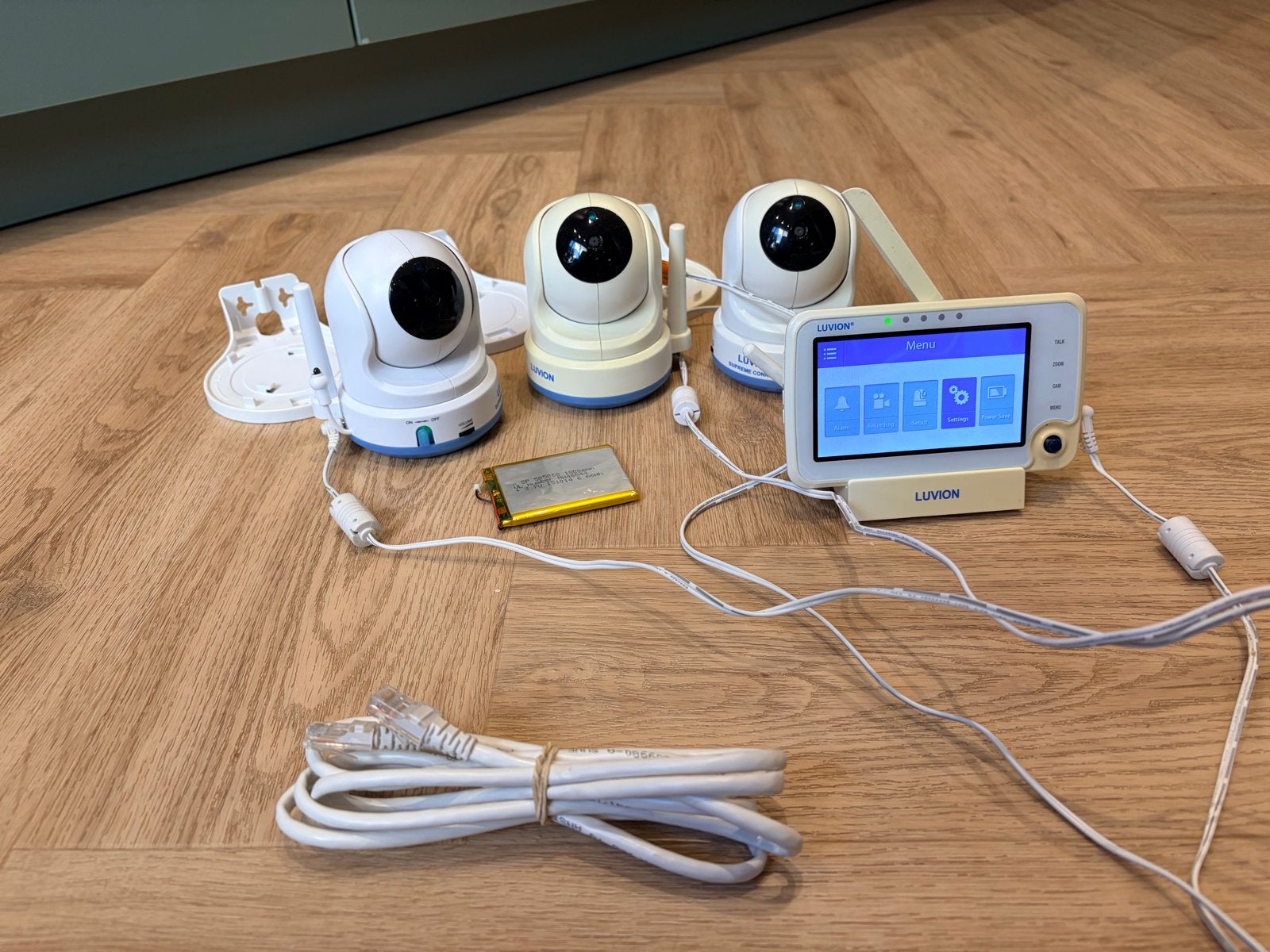 Luvion Supreme Connect Babyfoon, 3 camera's en Wi-Fi bridge, Kinderen en Baby's, Ophalen of Verzenden, Gebruikt, 250 meter of meer