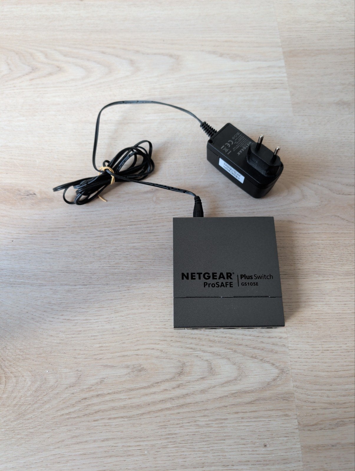 Netgear ProSAFE GS105E Gigabit Ethernet Switch, Computers en Software, Ophalen of Verzenden, Zo goed als nieuw