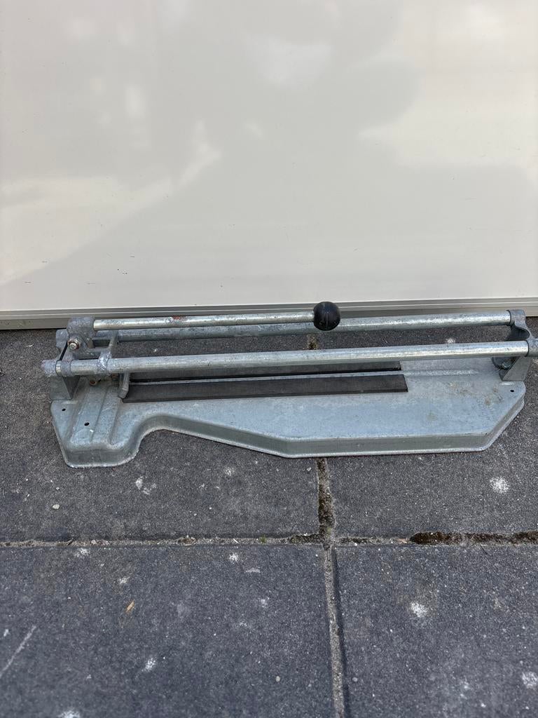 Tegelsnijder - Handig gereedschap voor tegelwerk, Ophalen of Verzenden, Gebruikt