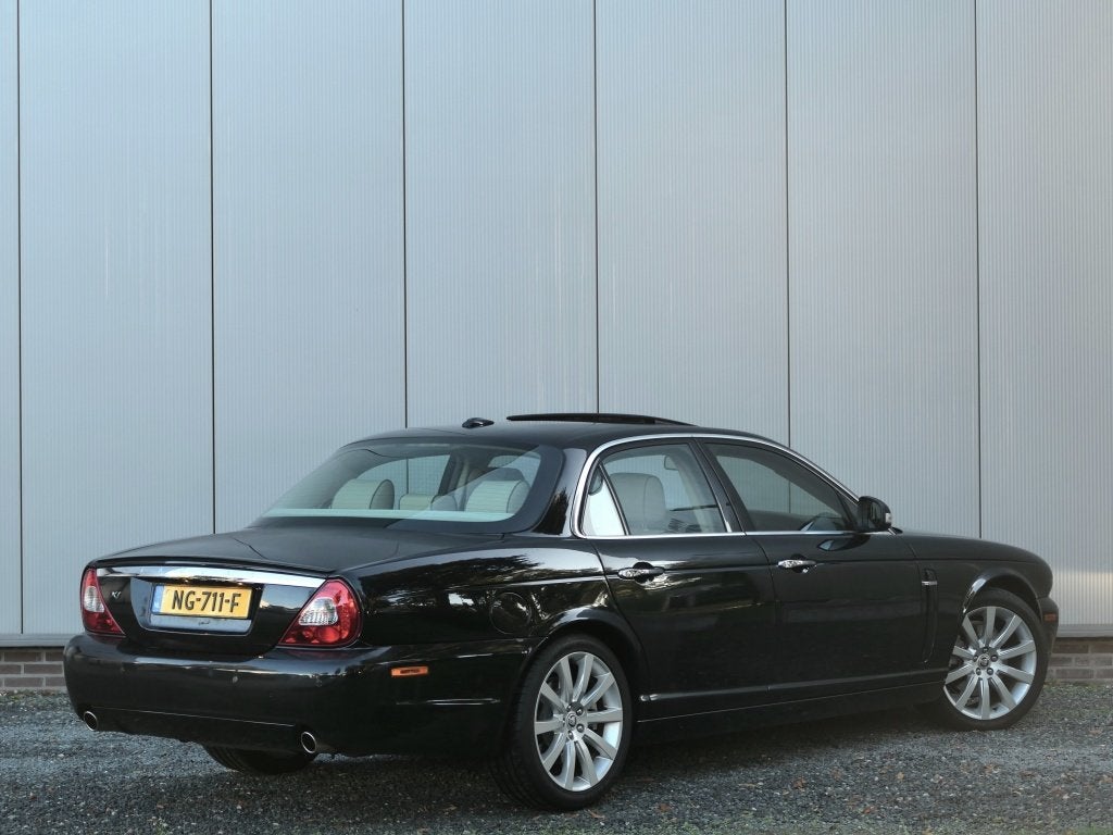 Jaguar XJ 2.7D V6 Sovereign Xenon / Schuifdak / Navigatie, Automaat, Achterwielaandrijving, Gebruikt, 197 €/maand