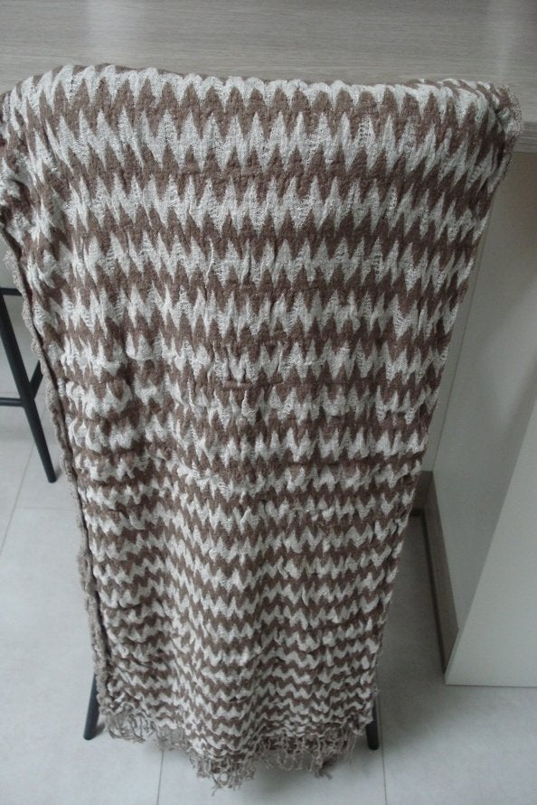 Zgan Lange soepele dames sjaal das bruin wit 220 x 40 cm, Ophalen of Verzenden, Zo goed als nieuw, Maat 38/40 (M), Sjaal