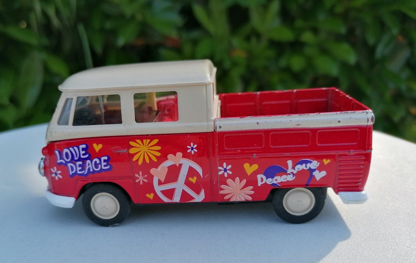 Vintage Volkswagen T1 Pick-up 'Love & Peace' Modelauto, Overige merken, Gebruikt, 1:50 of kleiner, Auto
