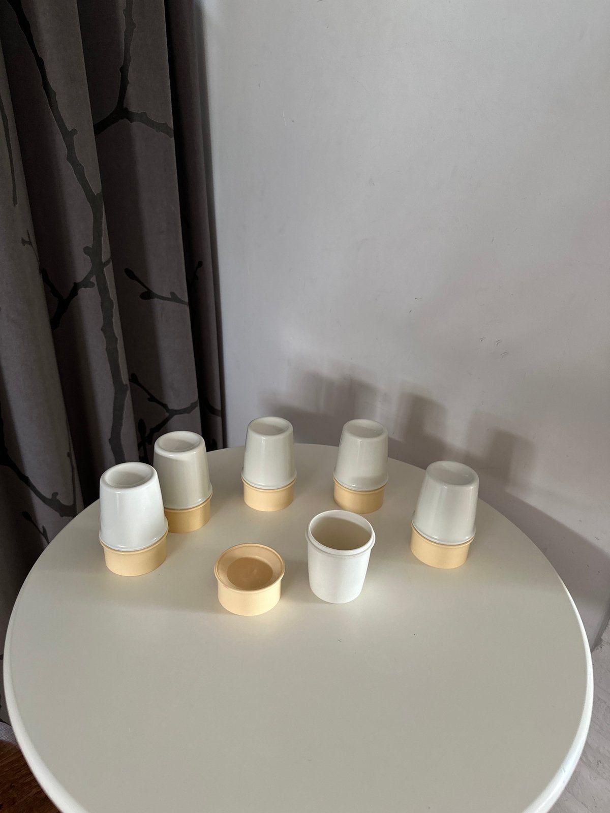 Tupperware eierdopjes 6x, Ophalen of Verzenden, Zo goed als nieuw, Wit, Overige typen