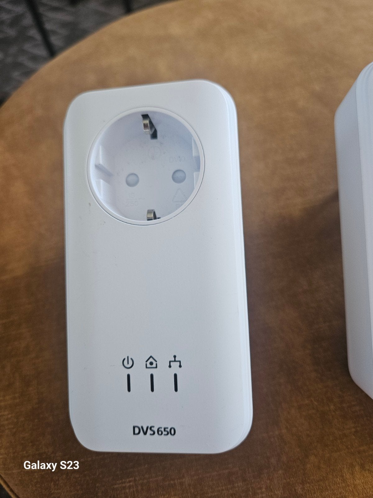 Draadloze adapter DVS 650 Powerline met stopcontact, Computers en Software, Ophalen of Verzenden, Zo goed als nieuw