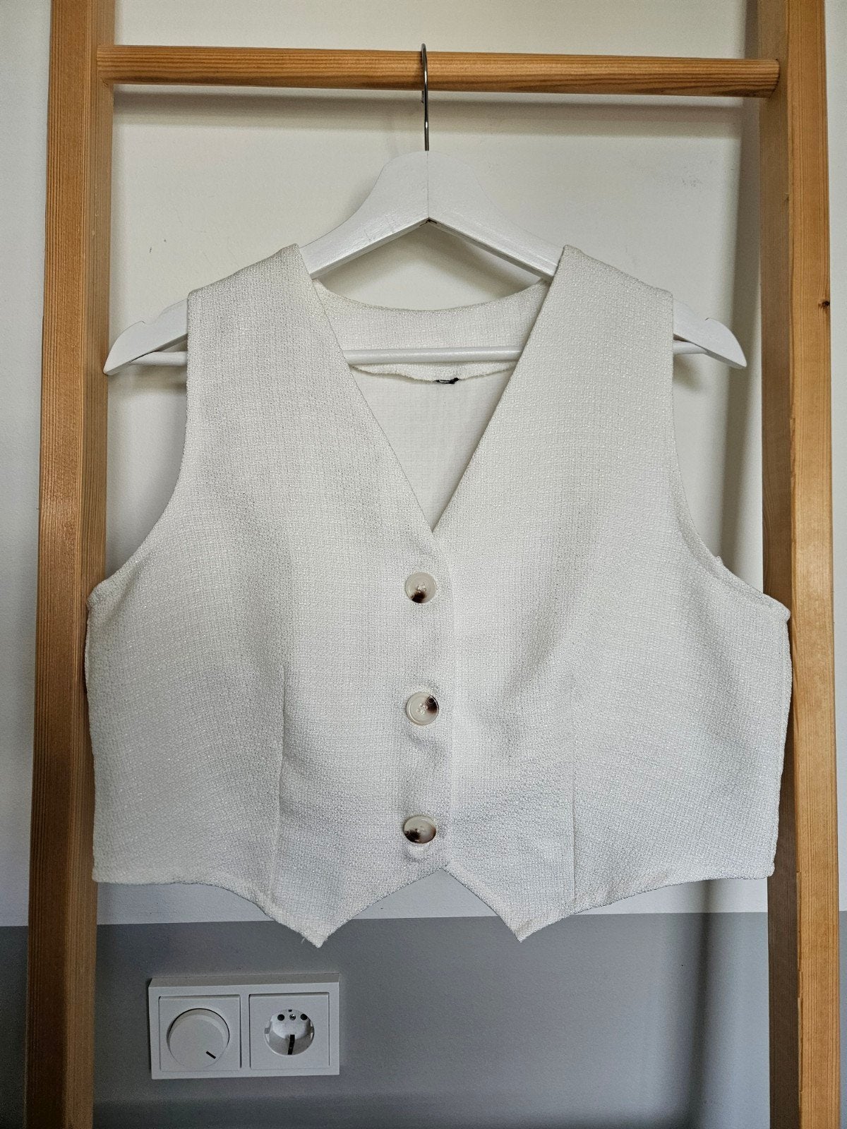 Witte mouwloze top/gilet met knopen - Shein, maat S/M, Wit, Ophalen of Verzenden, Zo goed als nieuw, Shein