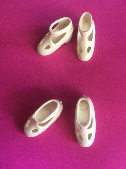 Schoentjes voor vintage fashion doll Fleur - wit, Verzamelen, Poppen, Ophalen of Verzenden, Gebruikt, Fashion Doll