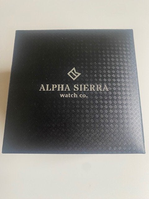 Alpha Sierra Polshorloge met rode band - Zo goed als nieuw, Overige merken, Overige materialen, Polshorloge, Kunststof