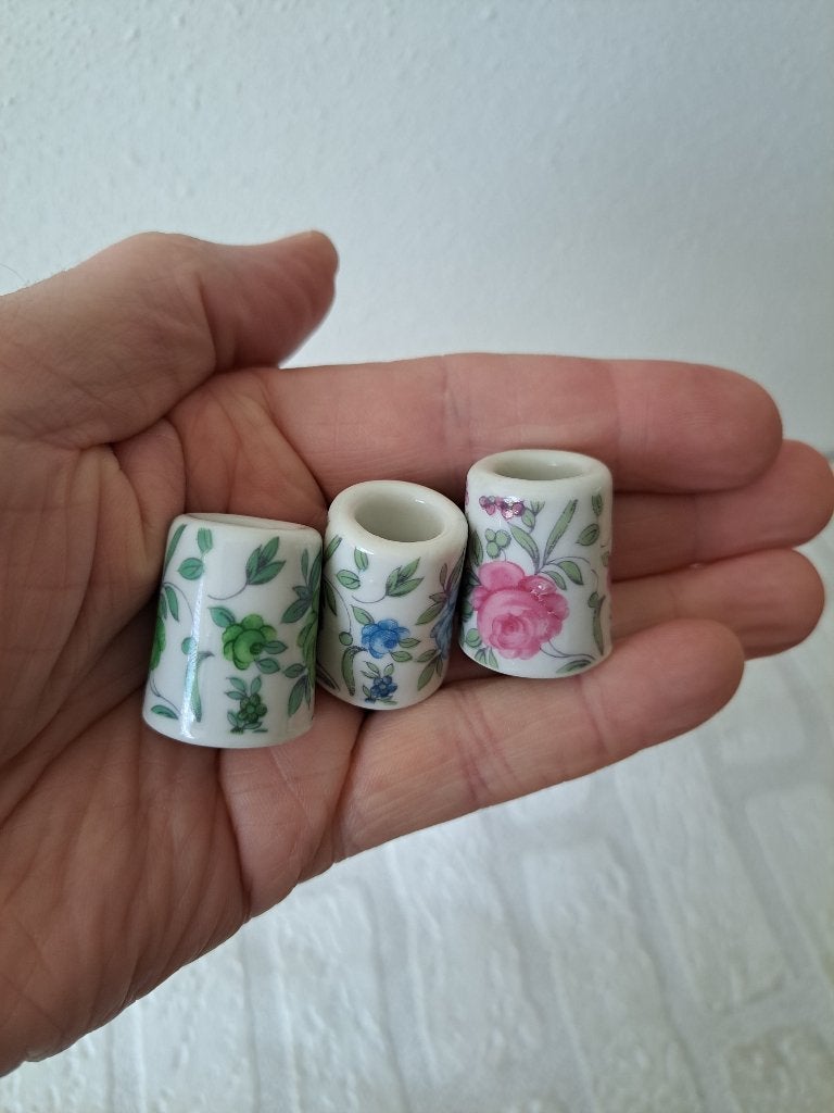 Kaarsenstandaards Mini Porselein Bloemen Set van 3 D2,5xH3cm, Meerkleurig, Nieuw, Ophalen of Verzenden, Steen/keramiek