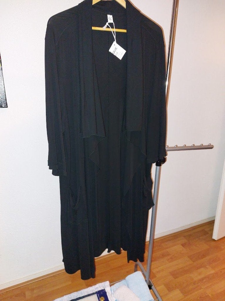 Gaaf lang vest merk Que, Ophalen of Verzenden, Nieuw, Zwart, Trui of Vest