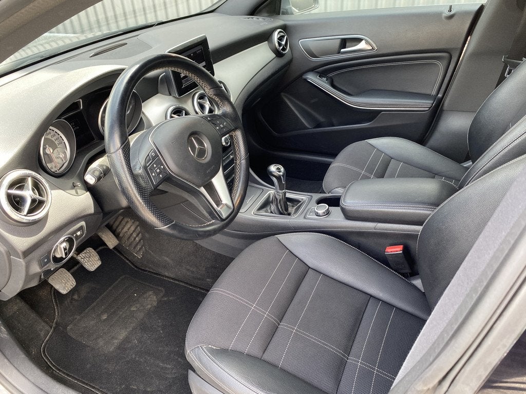 Mercedes-Benz CLA-Klasse 180 Ambition Leer/Stof, Clima, Navi, Voorwielaandrijving, CLA, Gebruikt, 4 cilinders