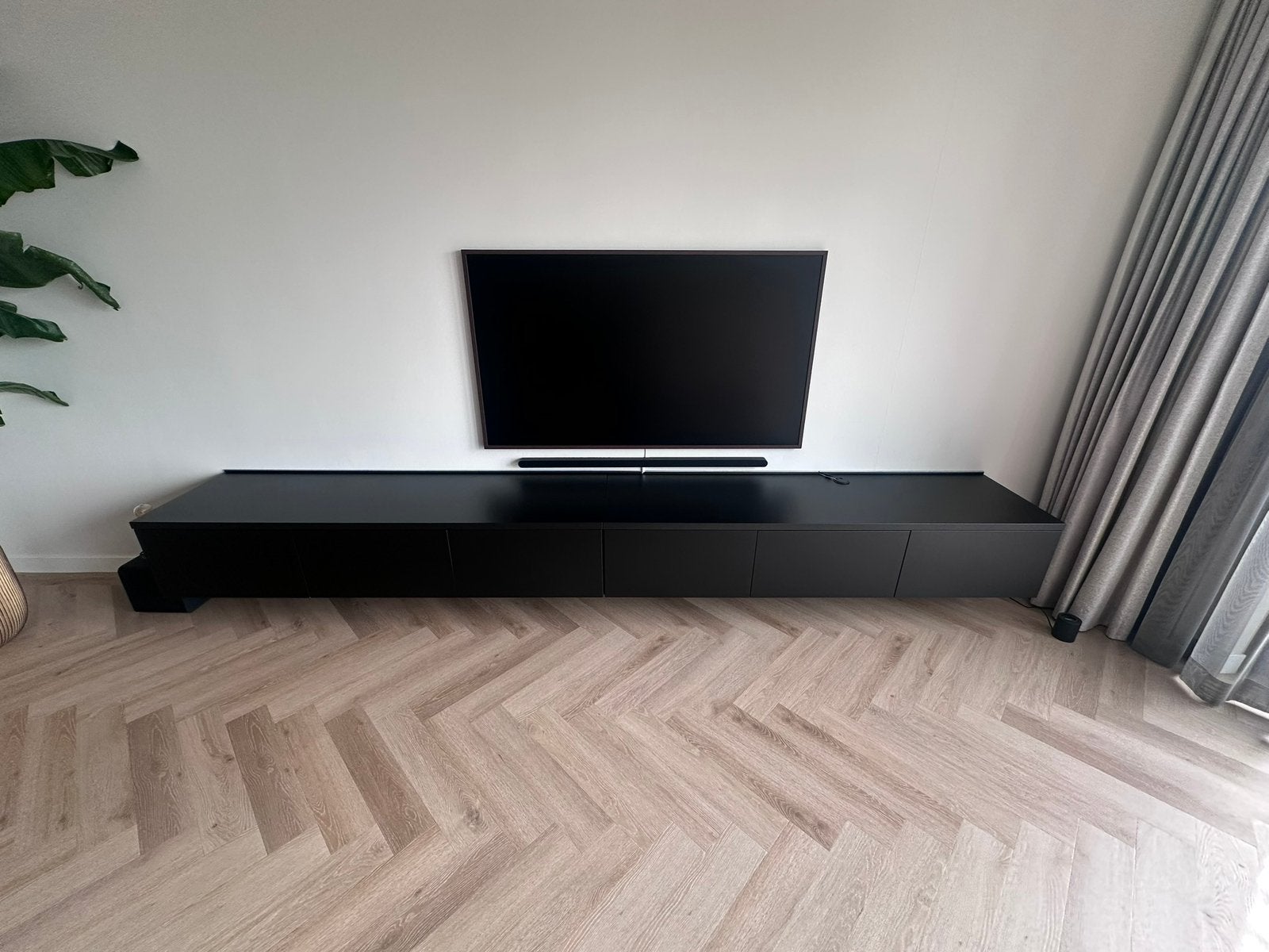 Zenlifestyle hangend tv meubel, zwart, 2x180cm lang, Gebruikt, 150 tot 200 cm, Ophalen of Verzenden, Minder dan 100 cm