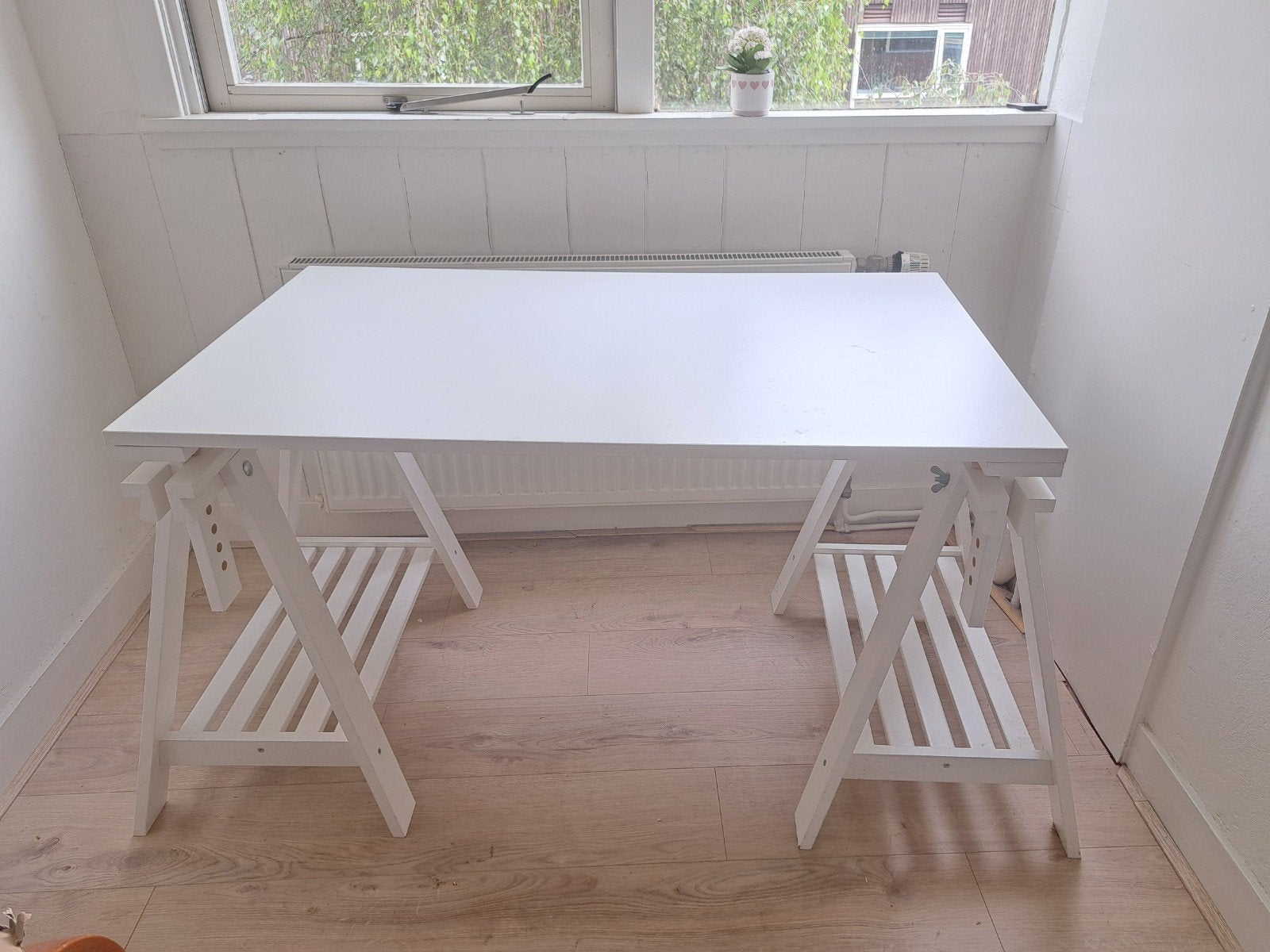 Ikea Trotten bureau in hoogte verstelbaar, Huis en Inrichting, Bureaus, Gebruikt, 120 cm, In hoogte verstelbaar, Ophalen of Verzenden