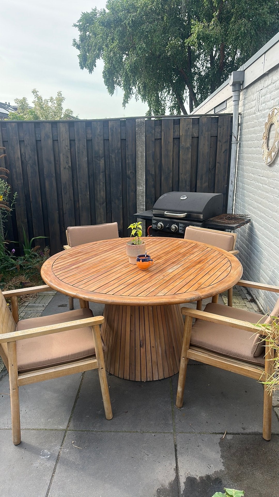 Tuintafel 140 cm doorsnee, Ophalen, Zo goed als nieuw, Hout