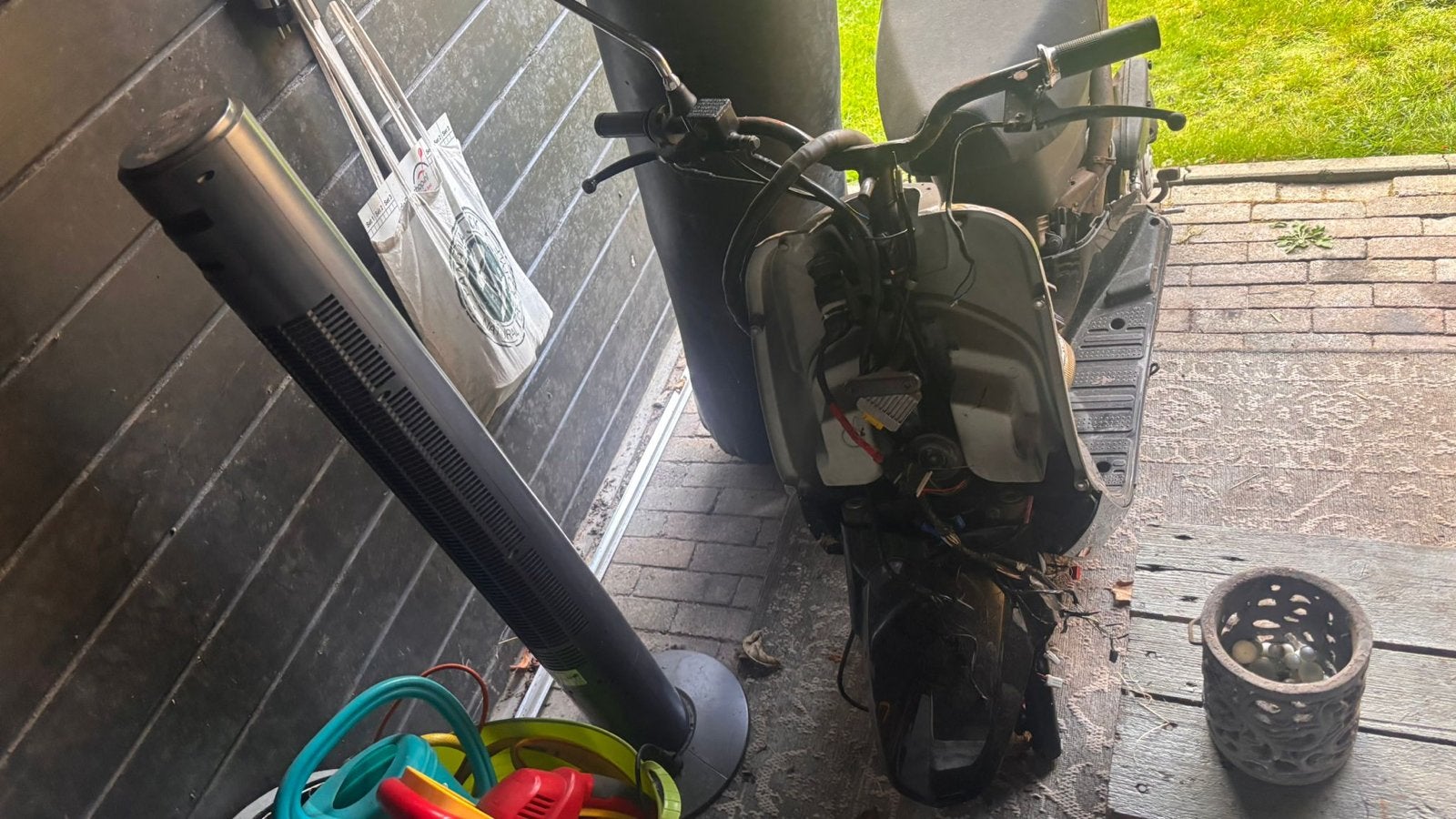 Gratis: IVA Lux scooter met Piaggio/Vespa LX50 blok, Fietsen en Brommers, Ophalen, Gebruikt, Overige typen, Overige merken