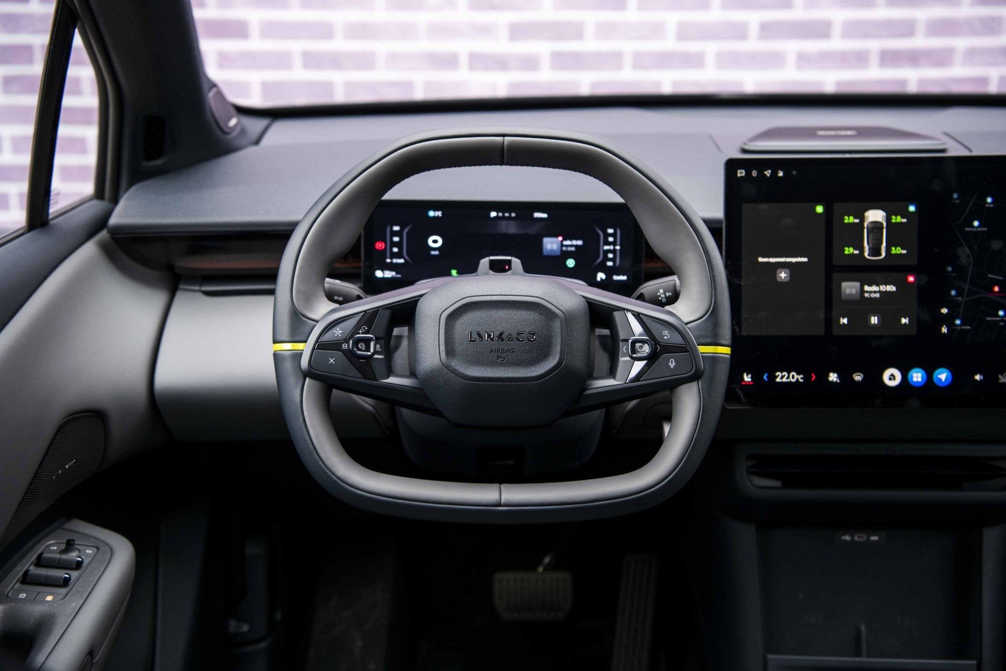 Lynk & Co 02 More 66 kWh | Panoramadak | 360 camera | Harman, Auto's, Automaat, Achterwielaandrijving, Automatische klimaatregeling