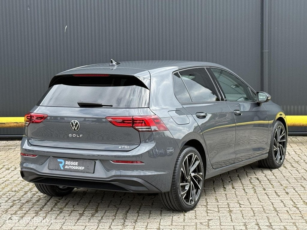 Volkswagen Golf 1.5 eTSI Style Nardo Grijs | Automaat | ACC, 4 cilinders, 150 pk, Automatische klimaatregeling, Bedrijf