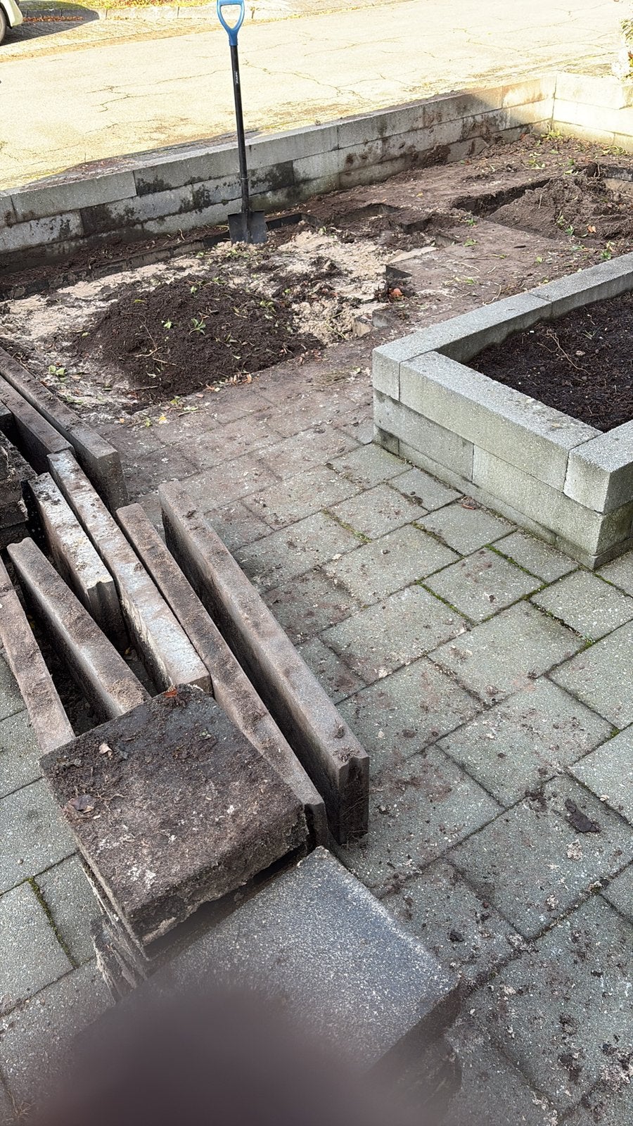 Tuintegels ca. 30 vierkante meter en borderrand, Tuin en Terras, Ophalen, Overige materialen, Gebruikt, 10 m² of meer