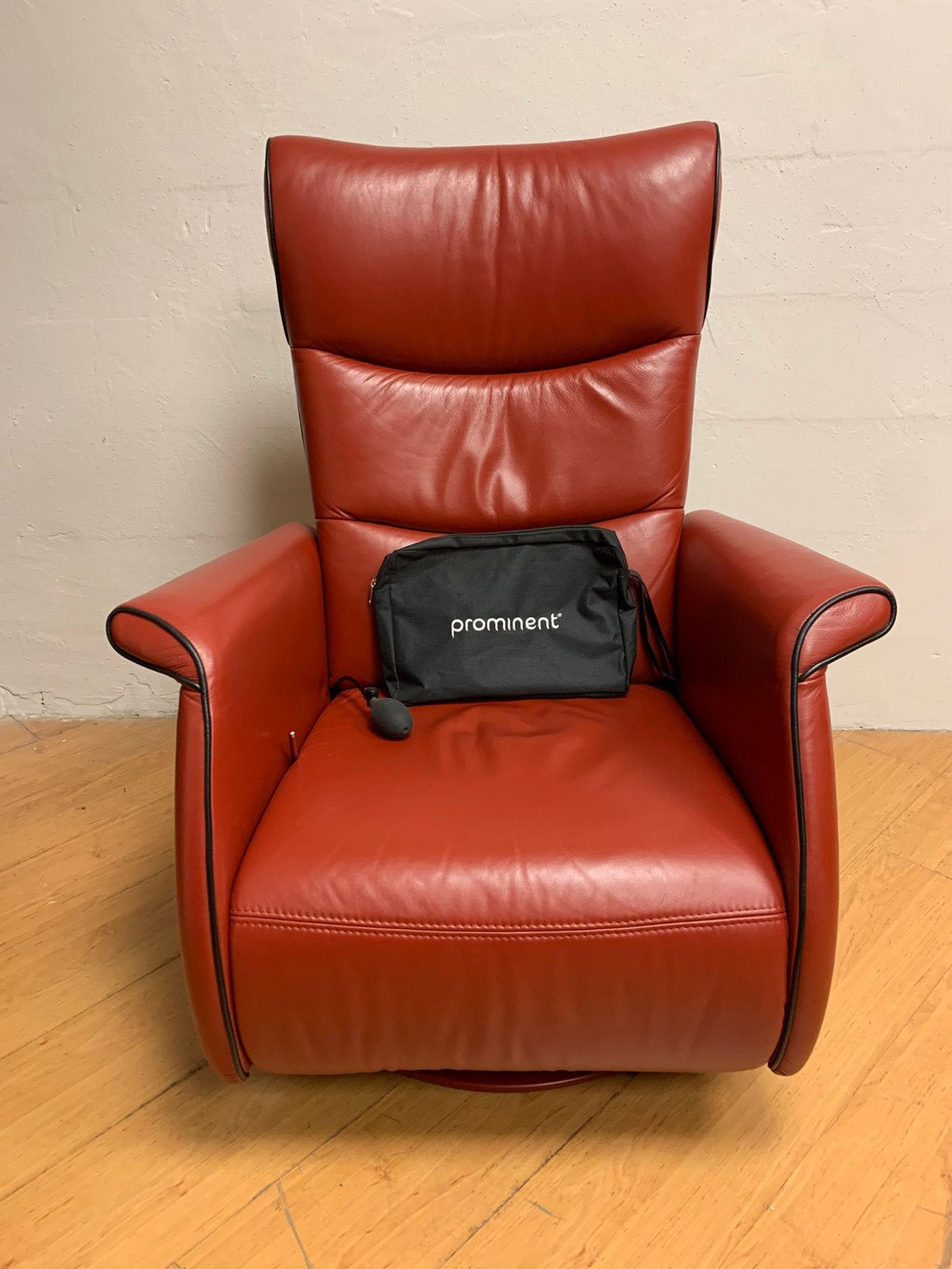 Prachtige rode Relax fauteuil Prominent Frans Molenaar, Ophalen