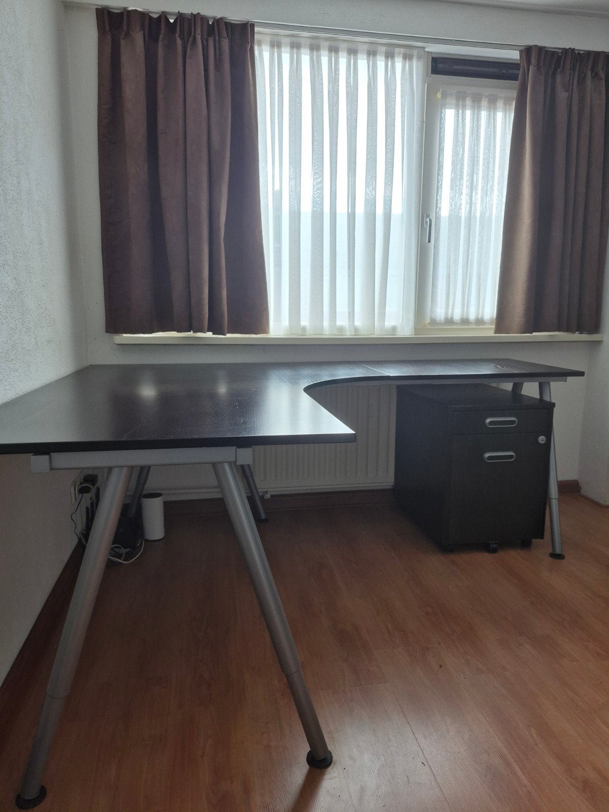 IKEA Hoekbureau met ladeblok - Gratis afhalen, Ophalen, Zwart, Gebruikt, Spaanplaat of MDF