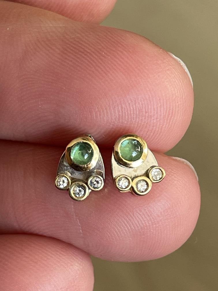 18 karaat gouden bicolor oorstekers met smaragd en diamanten, Sieraden, Tassen en Uiterlijk, Oorbellen, Ophalen of Verzenden, Zo goed als nieuw
