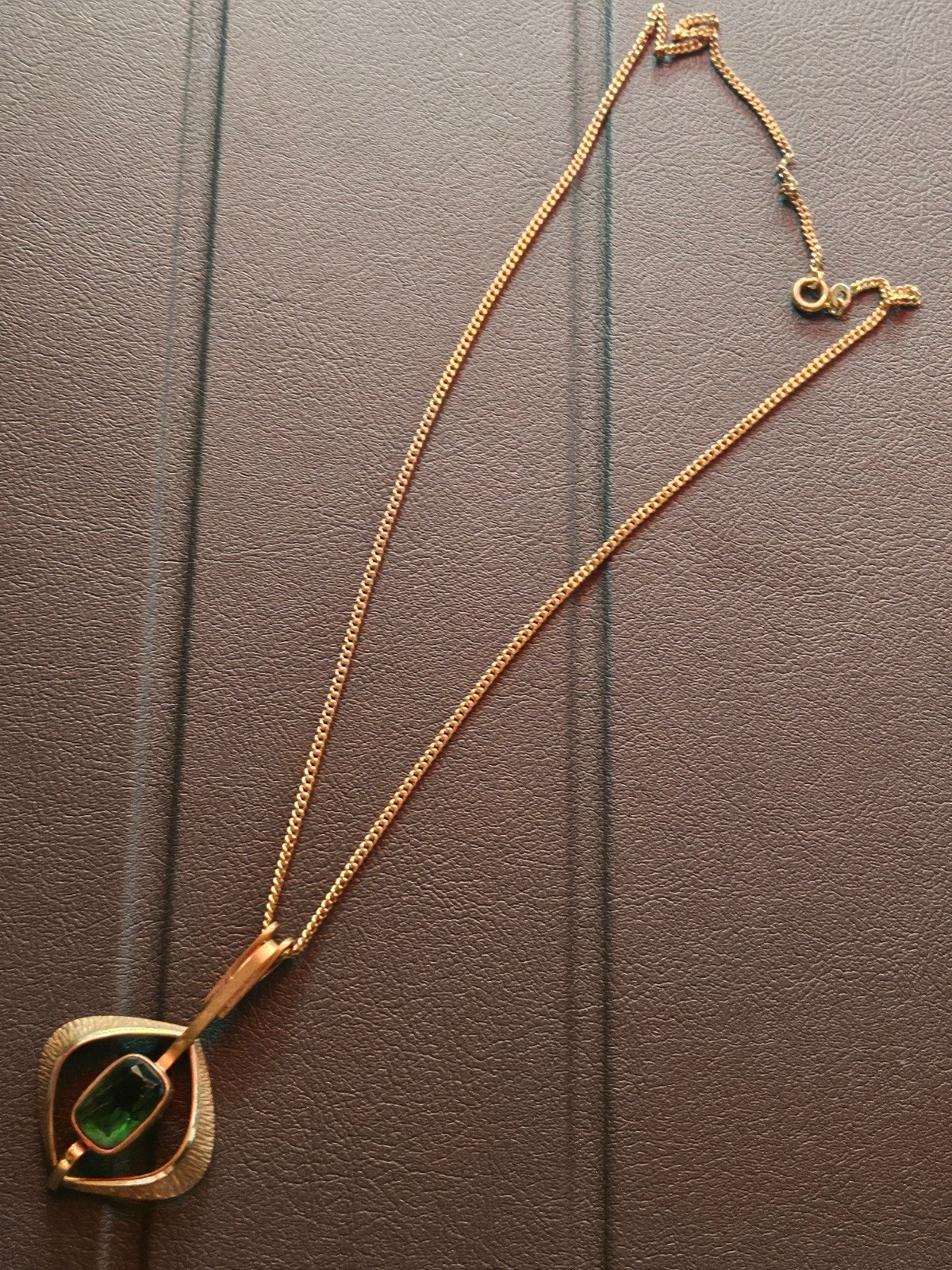 Vintage Antieke Double Hanger met Smaragdgroene Glassteen, Sieraden, Tassen en Uiterlijk, Overige materialen, Gebruikt, Overige voorstellingen
