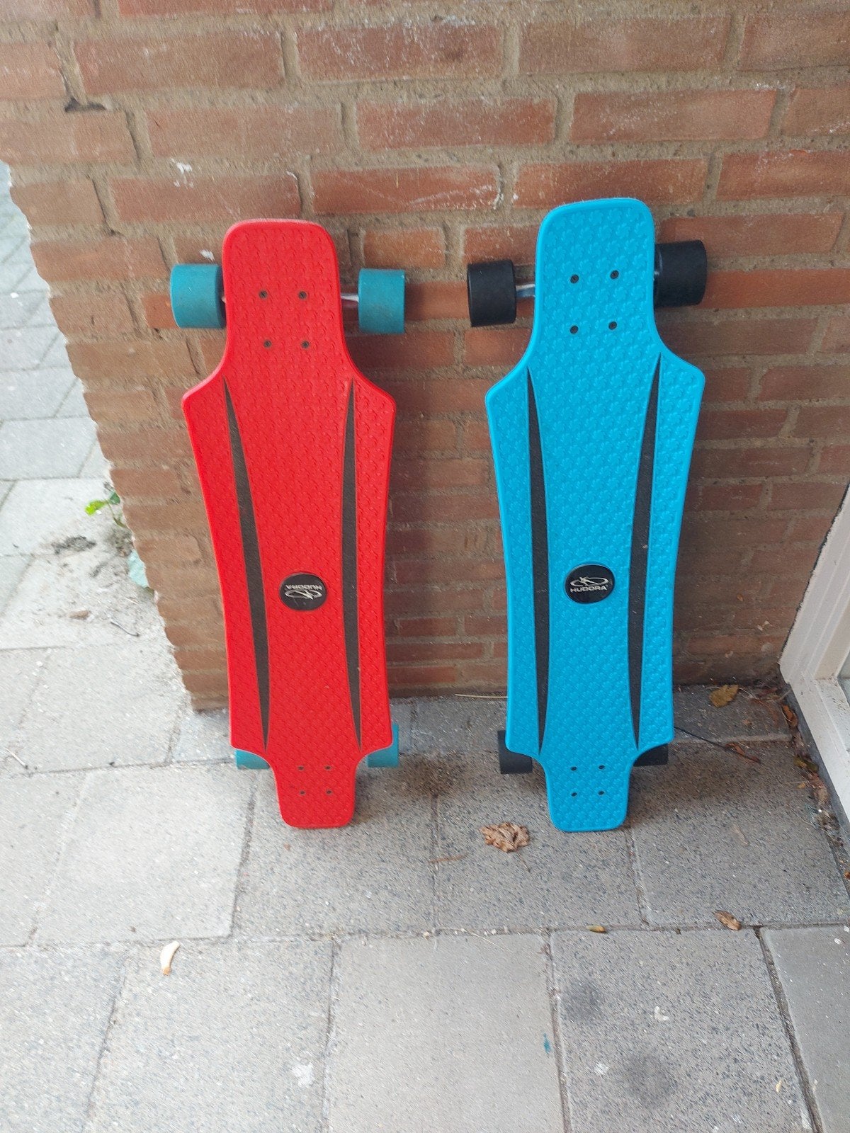 Longboards rood en blauw - Zo goed als nieuw, Sport en Fitness, Skateboarden, Ophalen of Verzenden, Zo goed als nieuw, Skateboard